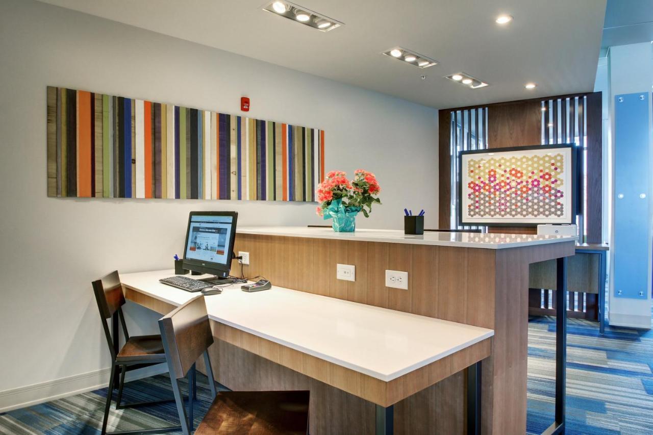 Holiday Inn Express & Suites Galesburg By Ihg Eksteriør billede