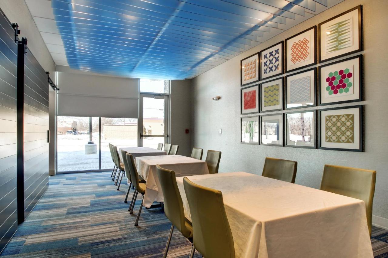Holiday Inn Express & Suites Galesburg By Ihg Eksteriør billede